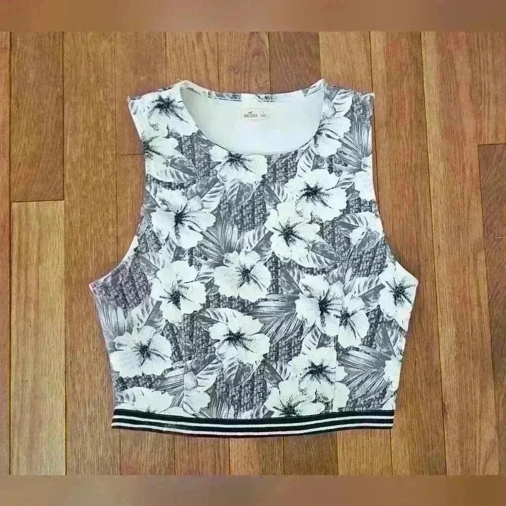 Hollister Black and White Floral Crop Top